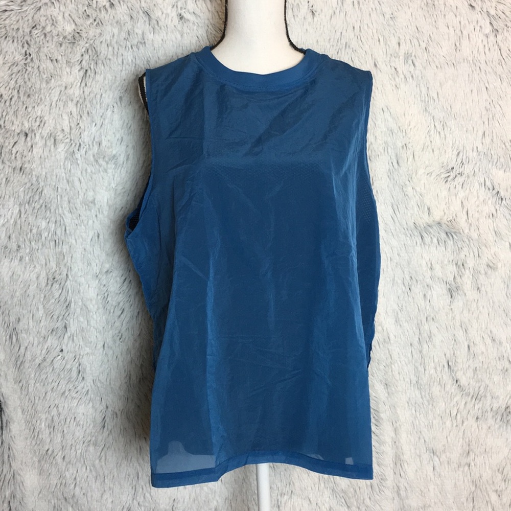 Nike Women’s XL Blue Mesh Sleeveless Shirt